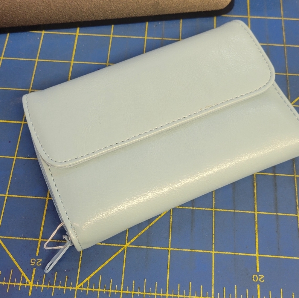 Multi Functure 6x4 Wallet New - Light Blue